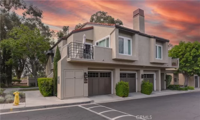 MLS: OC25169169 Condo For Sale