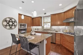 Photo #4: OC25169361 Listing 