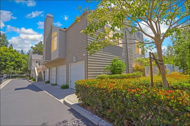 MLS: OC25169547 Condo For Sale