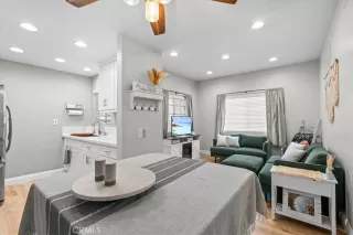 Photo #5: OC25169708 Listing