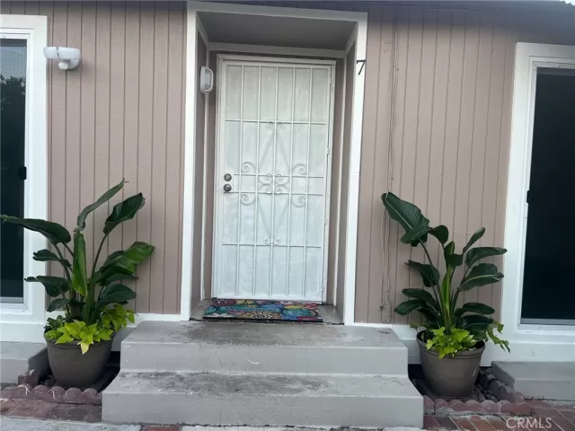 MLS: OC25169912 Condo For Sale