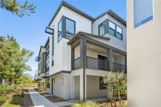 Photo #6: OC25169996 Listing 