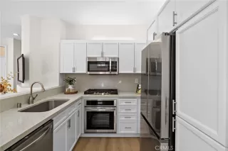 Photo #5: OC25171609 Listing 