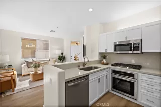 Photo #6: OC25171609 Listing 