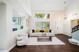 Photo #3: OC25171725 Listing 