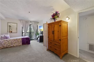 Photo #4: OC25171784 Listing