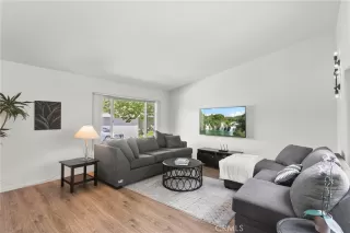 Photo #4: OC25172804 Listing 