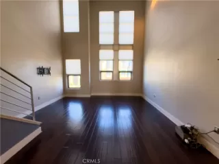 Photo #1: OC25173228 Listing