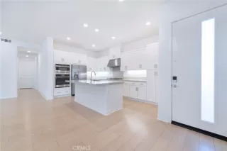 Photo #5: OC25174456 Listing 