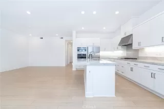 Photo #6: OC25174456 Listing 