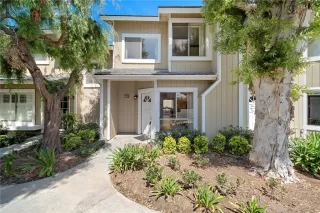 More Details about MLS # OC25175079 : 158 MONROE