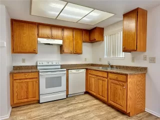 Photo #5: OC25175503 Listing 