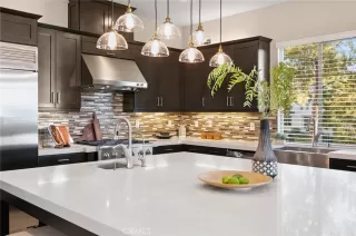 Photo #4: OC25175675 Listing