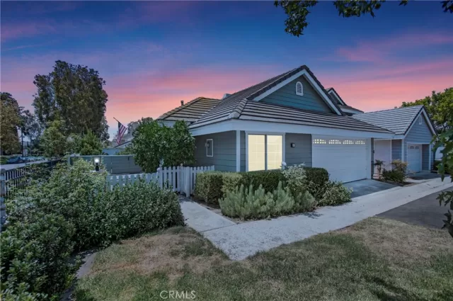 MLS: OC25176401 Condo For Sale