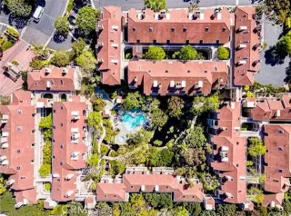 Photo #3: OC25176542 Listing 