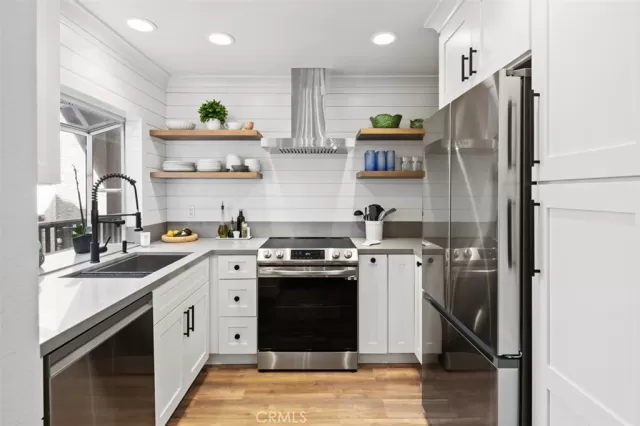 MLS: OC25176699 Condo For Sale