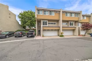 More Details about MLS # OC25177027 : 7721 SAGEWOOD DRIVE