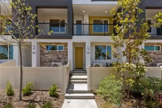 More Details about MLS # OC25177467 : 1665 W BROADWAY LANE