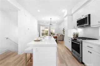 Photo #3: OC25177708 Listing