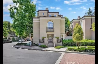 More Details about MLS # OC25177896 : 37 VIA AMANTI