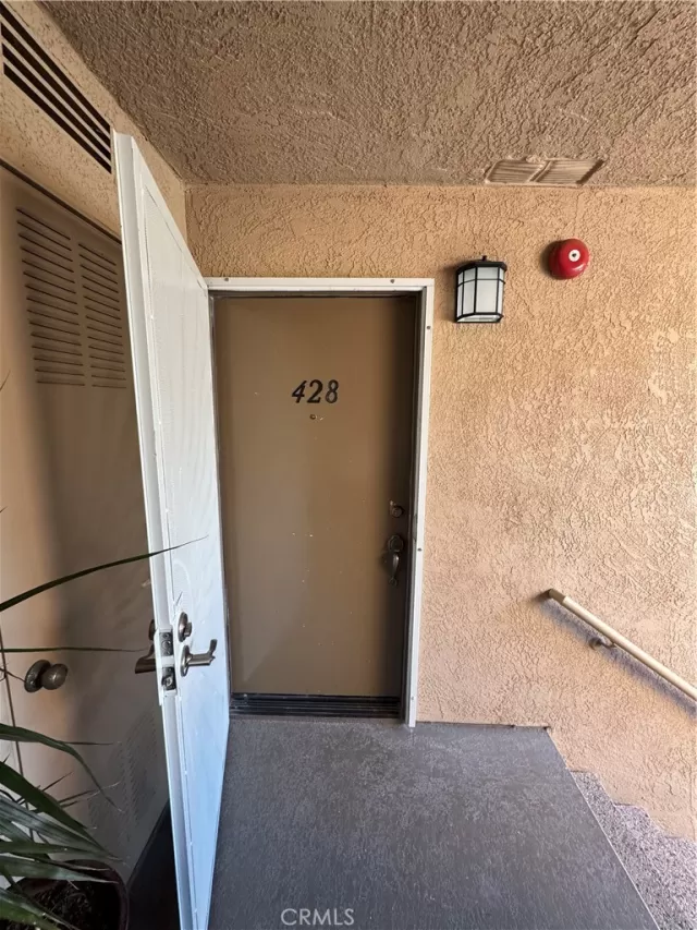 MLS: OC25179914 Condo For Sale