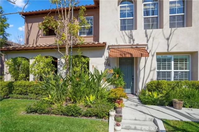 MLS: OC25180309 Condo For Sale