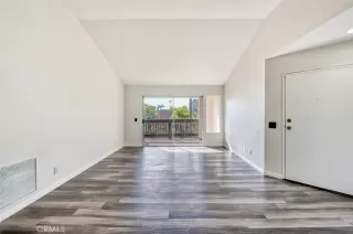 Photo #6: OC25181534 Listing 