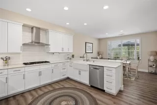 Photo #4: OC25182314 Listing 