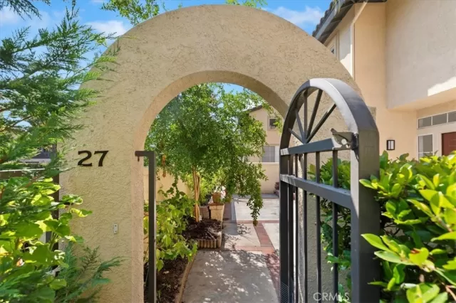 MLS: OC25182596 Condo For Sale