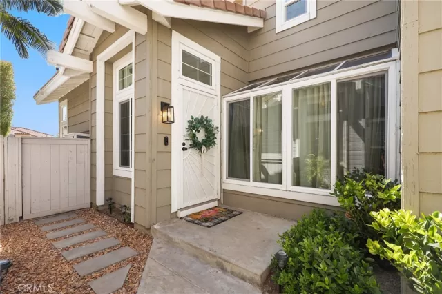 MLS: OC25182597 Condo For Sale