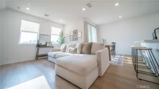 Photo #6: OC25182626 Listing 