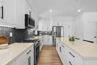 Photo #5: OC25182819 Listing 