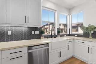 Photo #6: OC25182819 Listing 