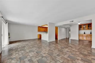 Photo #5: OC25183116 Listing 