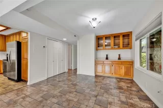 Photo #6: OC25183116 Listing 