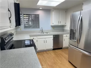 Photo #6: OC25183196 Listing