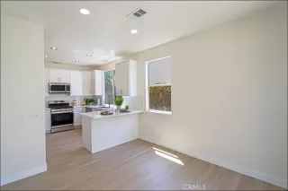 Photo #5: OC25183212 Listing 