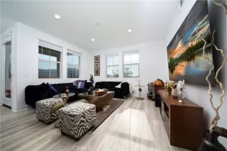 Photo #5: OC25184009 Listing