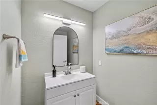 Photo #5: OC25184396 Listing