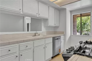 Photo #3: OC25184562 Listing 