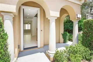 Photo #4: OC25184565 Listing