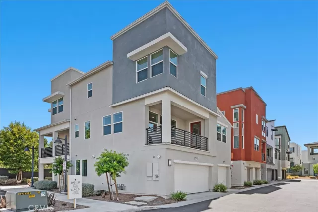 MLS: OC25185159 Condo For Sale