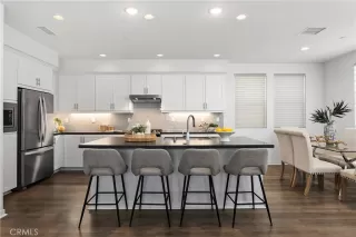 Photo #2: OC25185159 Listing