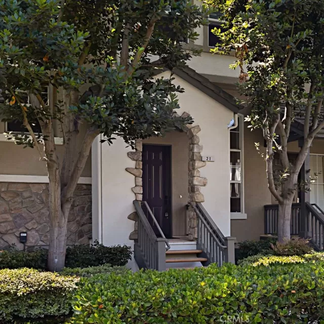 MLS: OC25185197 Condo For Sale