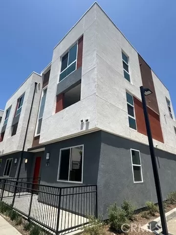 MLS: OC25185389 Condo For Sale