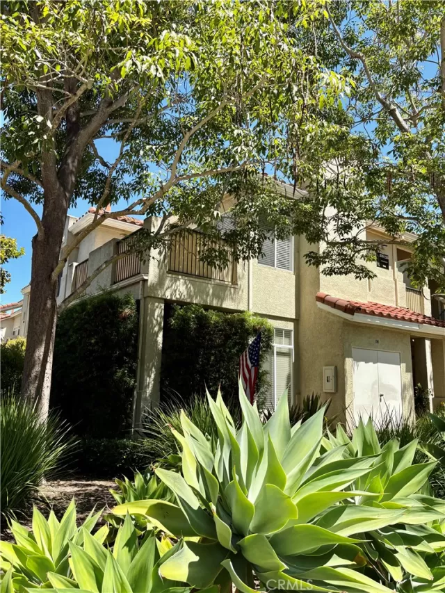 MLS: OC25185935 Condo For Sale