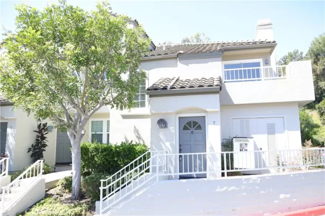 MLS: OC25186448 Condo For Sale