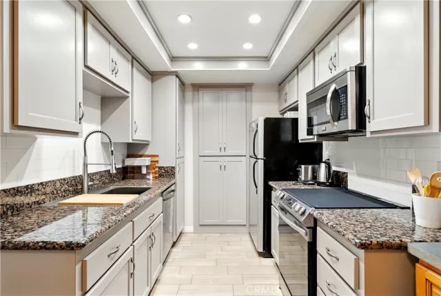 MLS: OC25188995 Condo For Sale