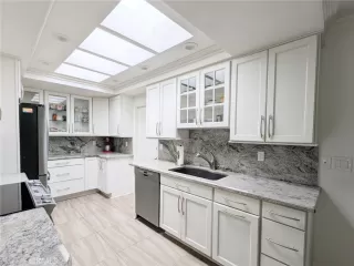 Photo #4: OC25189666 Listing 