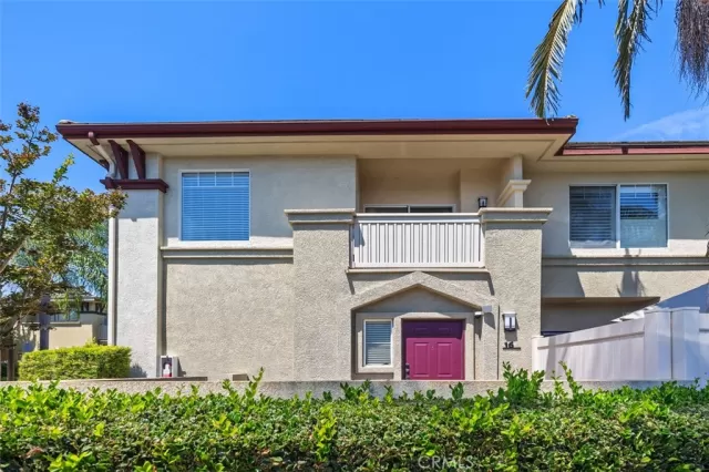 MLS: OC25189867 Condo For Sale